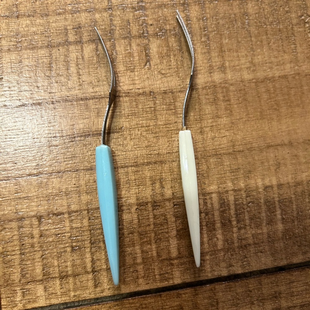 Blue and Cream Reno Fork Set - Picture 2 of 3